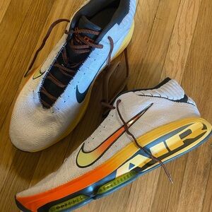 NEW Nike Air Zoom GT Hustle 3
Big Air White Safety Orange